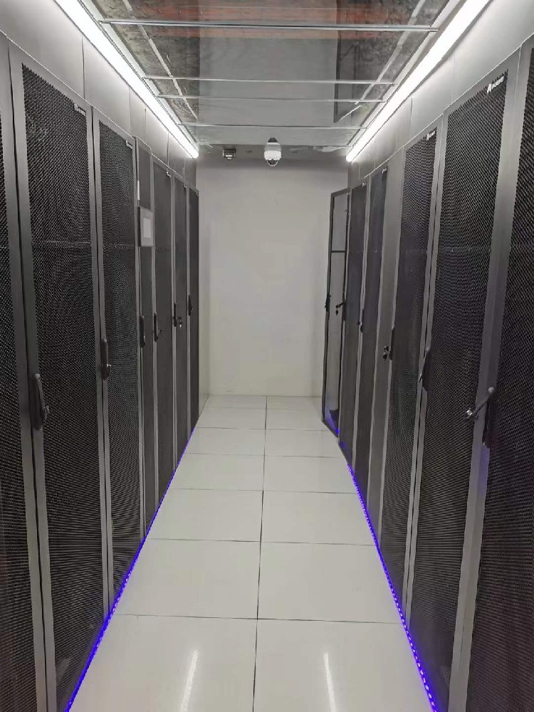 網(wǎng)絡(luò)機(jī)房